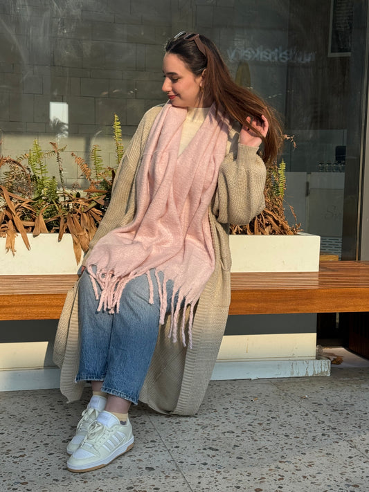 The knit cardigan - in beige